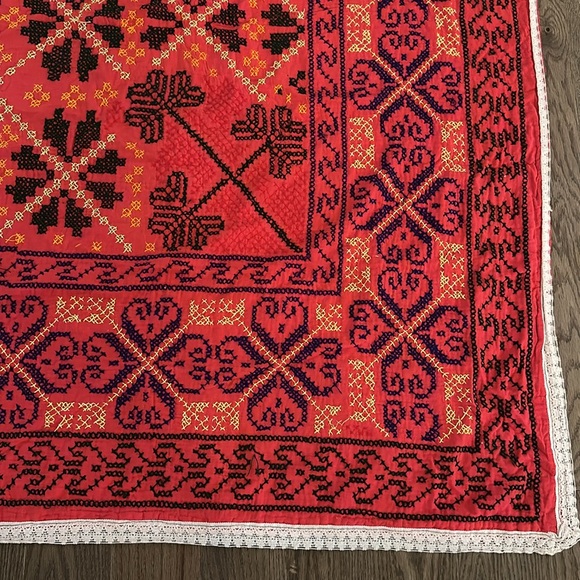 Hand-Stitched Vintage Bedspread - Picture 5 of 13